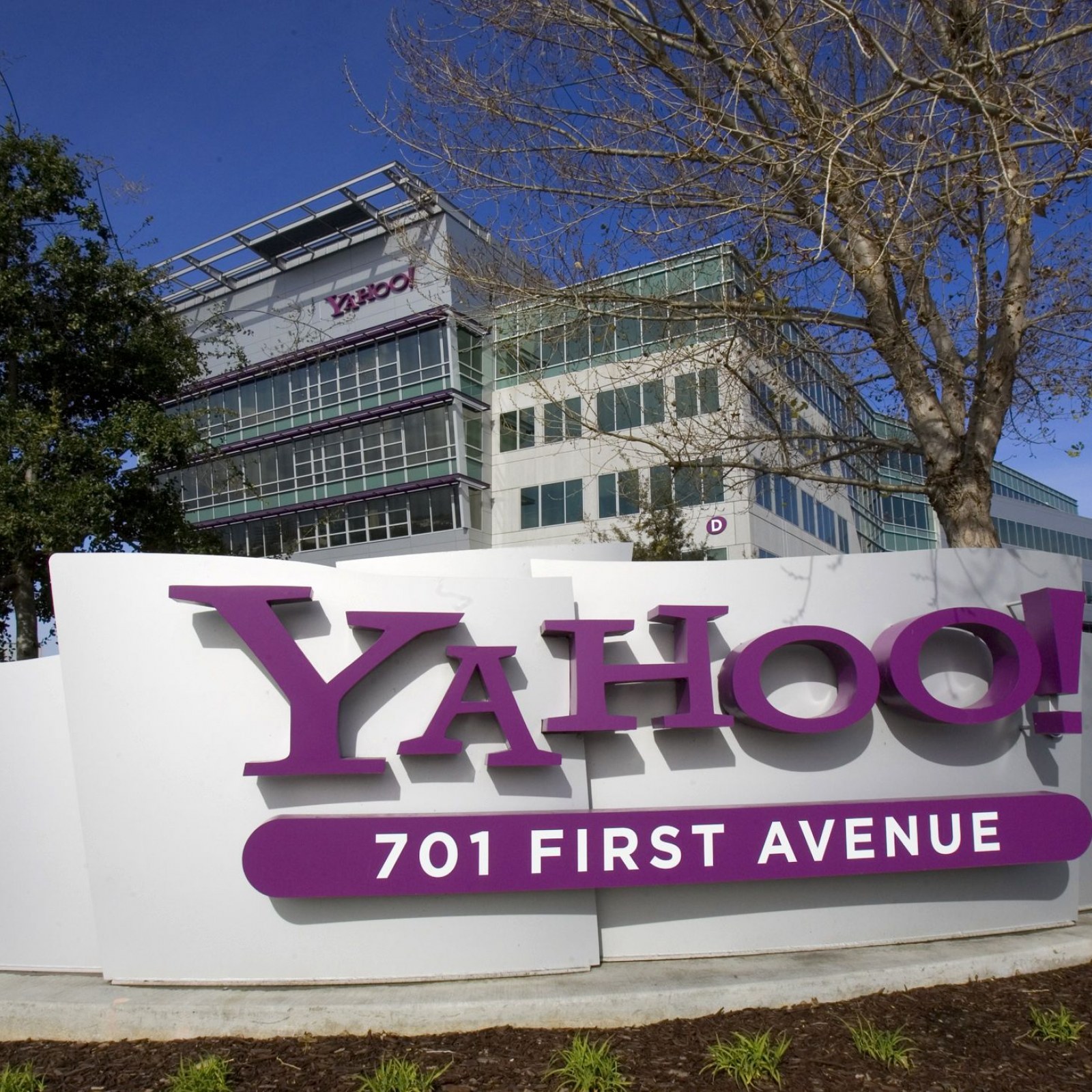 Yahoo Mail hopes to lure users with ‘ymail.com’